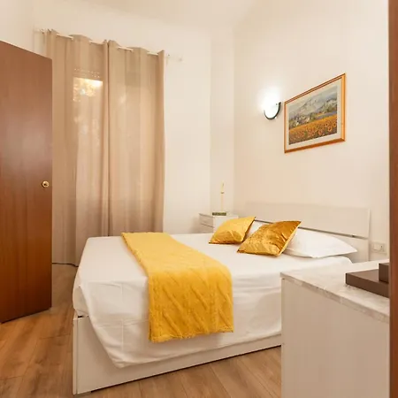 Free Parking - Retreat In Apartment