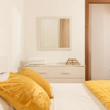 Free Parking - Retreat In Apartment